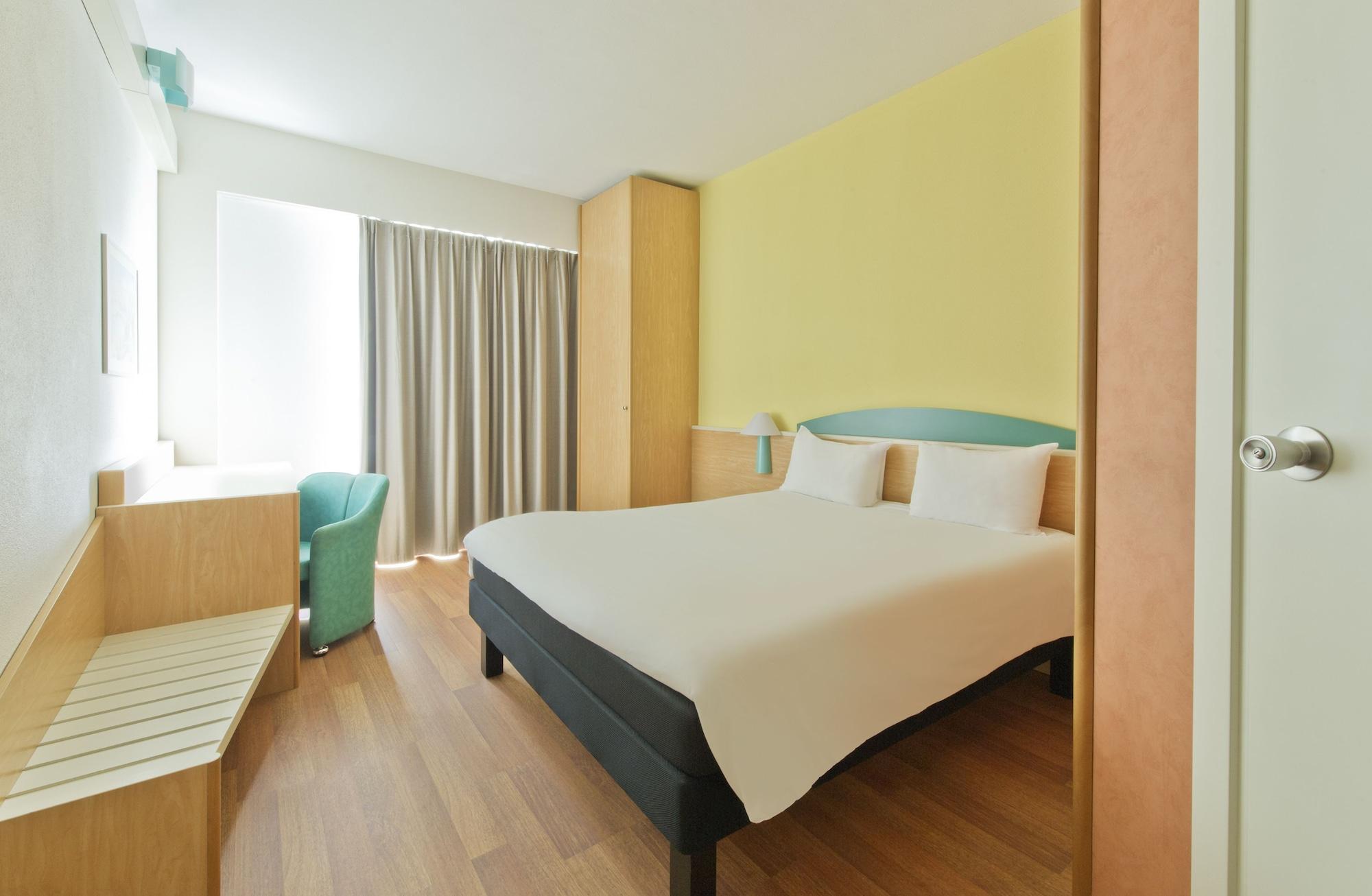 Hotel Ibis Firenze Prato Est Campi Bisenzio Exterior foto