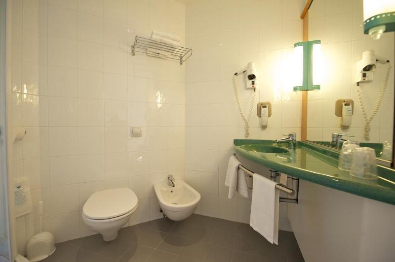 Hotel Ibis Firenze Prato Est Campi Bisenzio Exterior foto