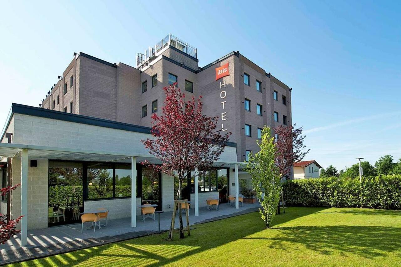 Hotel Ibis Firenze Prato Est Campi Bisenzio Exterior foto